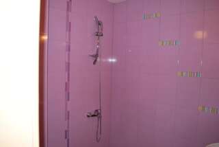 Отель Hotel Milenium София Двухместный номер с 2 отдельными кроватями и бесплатной частной парковкой-5