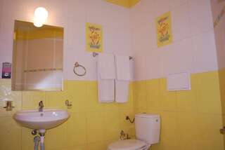 Отель Hotel Milenium София Двухместный номер с 2 отдельными кроватями и бесплатной частной парковкой-7