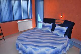 Отель Hotel Milenium София Двухместный номер с 1 кроватью, гидромассажной ванной и бесплатной парковкой-4